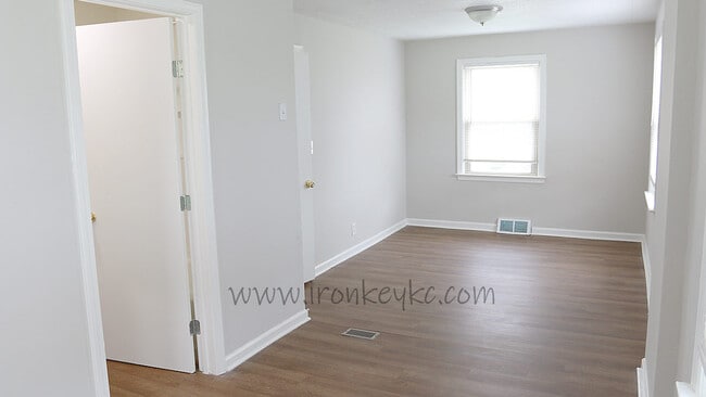 Building Photo - 3141 E Barker Cir