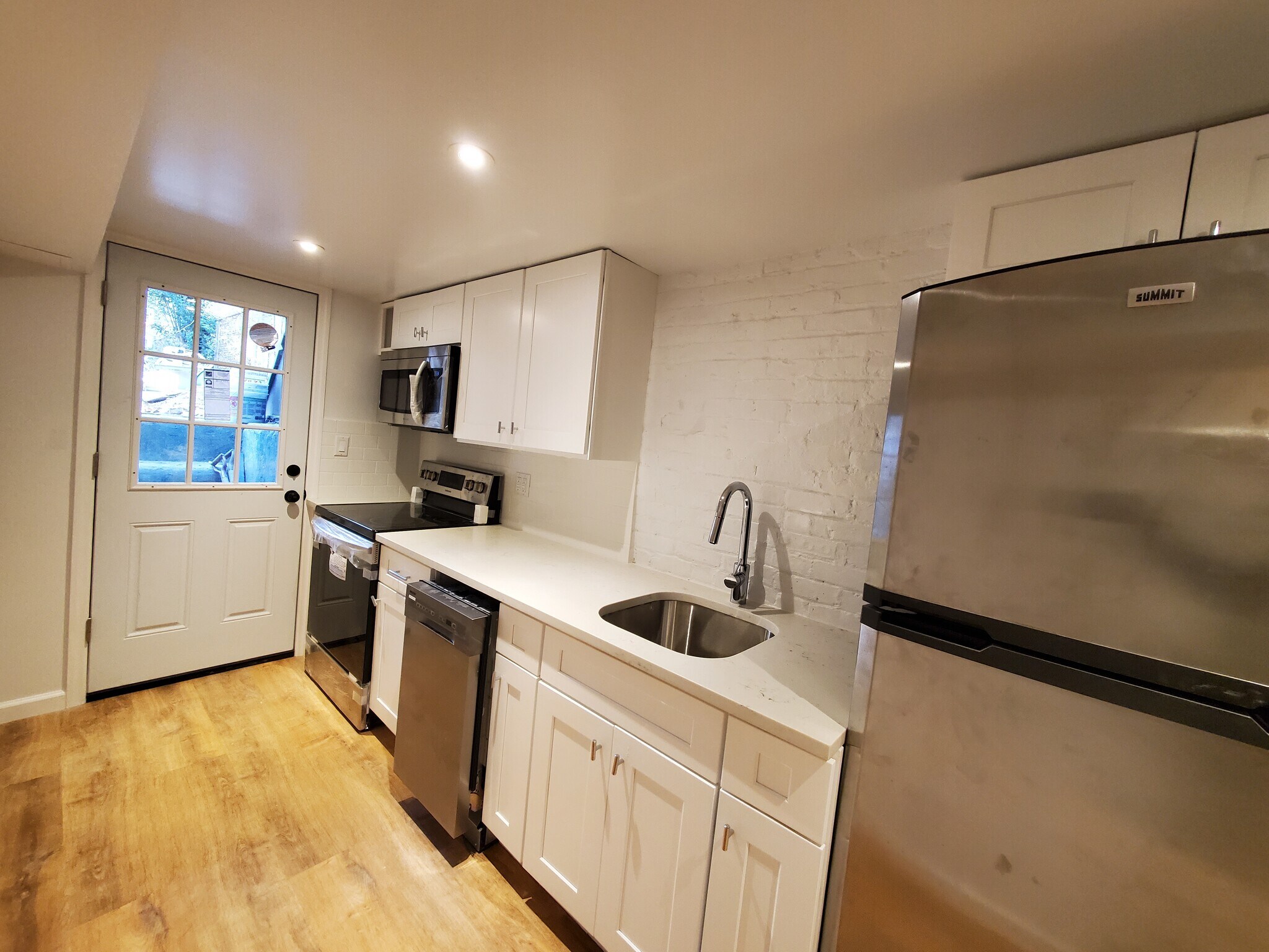 Building Photo - 1380 Park Pl