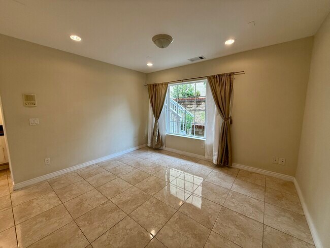 Building Photo - 12665 Sundance Ave