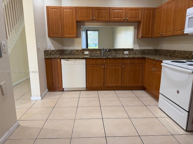 Building Photo - 8246 SW 27th St