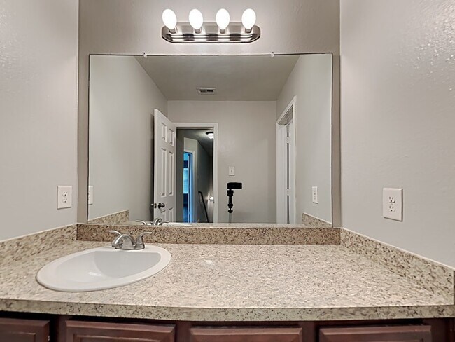 Building Photo - 6027 Fergis Dr