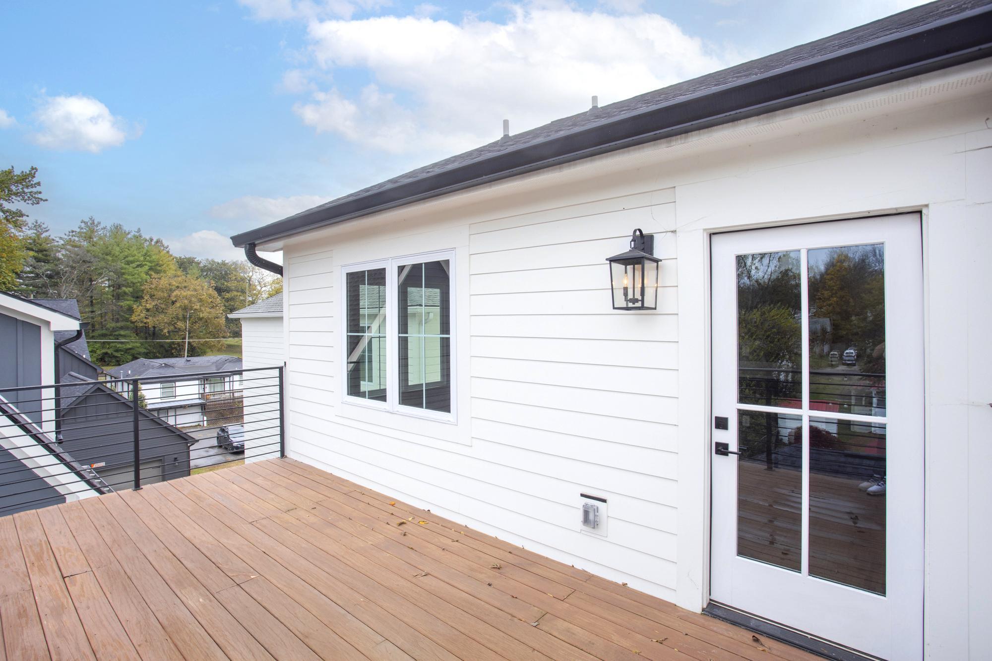 Building Photo - 337 Gatewood Ave