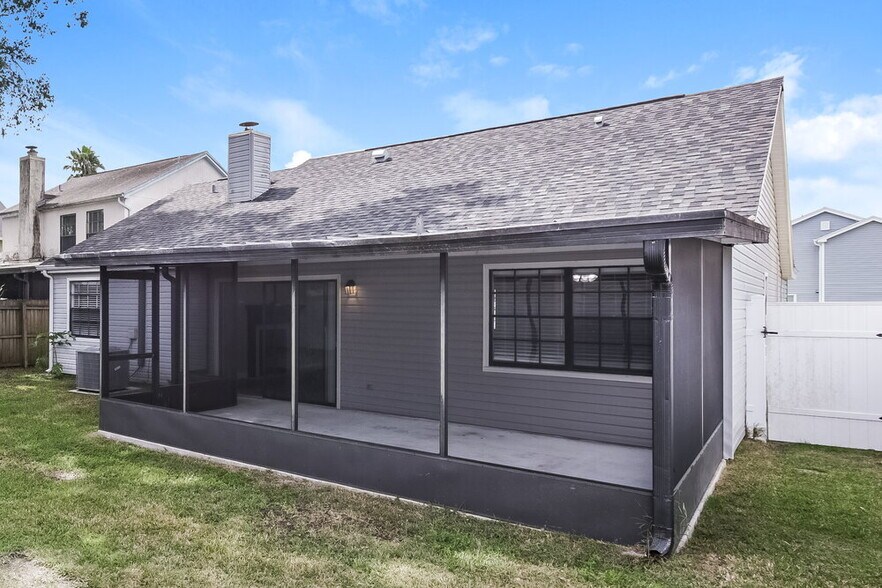 Building Photo - 3938 King Dr