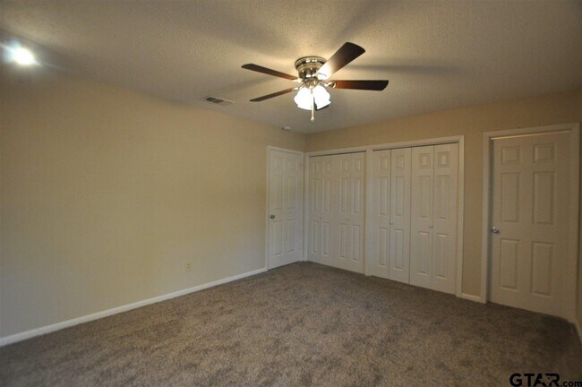 Building Photo - 2806 Amy Ln