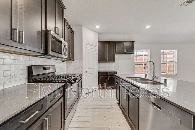 Building Photo - 512 Tartane Dr