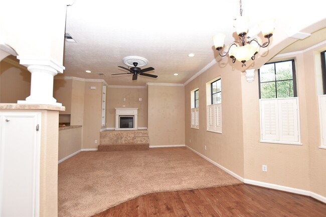 Building Photo - 405 Mc Kinney Ln