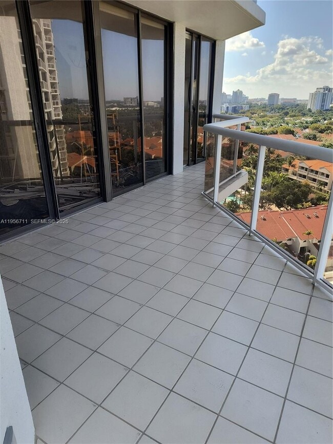 Building Photo - 3610 Yacht Club Dr