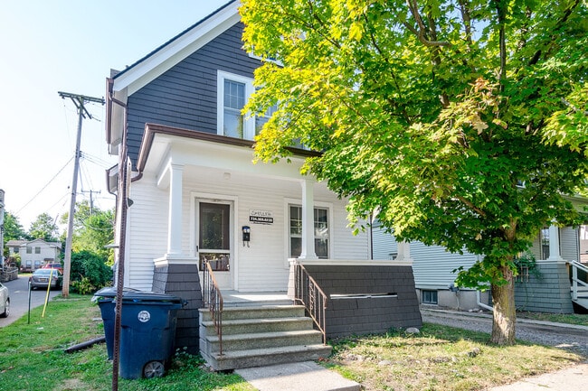 Building Photo - 112 Adams St