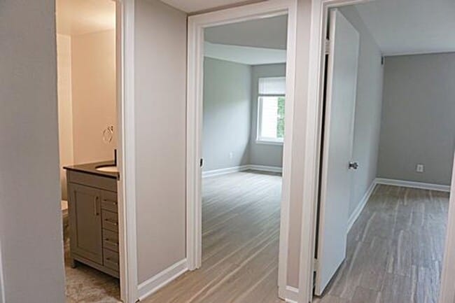 Building Photo - Beautifully Remodel Top-Level Condo!