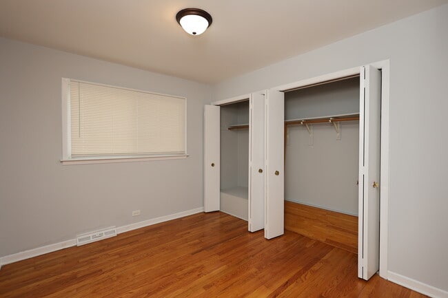 Building Photo - 9622 N Kildare Ave