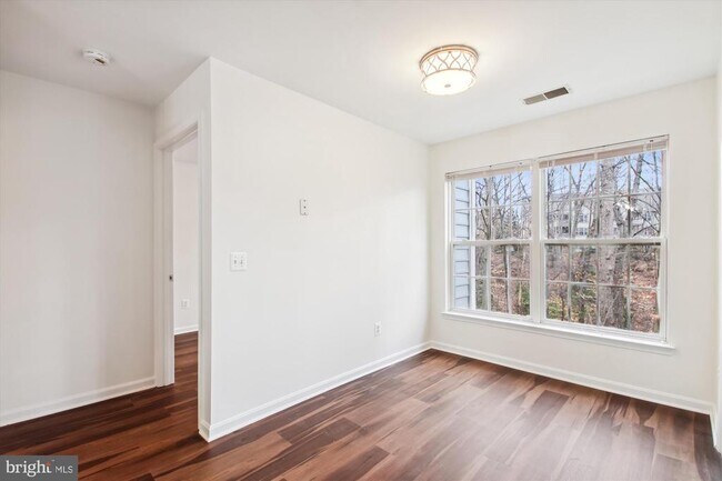 Building Photo - 2155 Scotts Crossing Ct