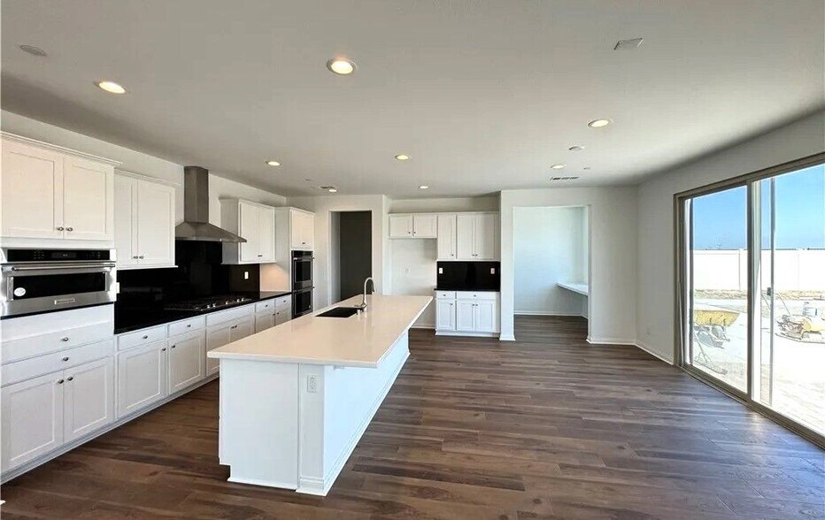 Building Photo - 17754 Pinot Noir Dr
