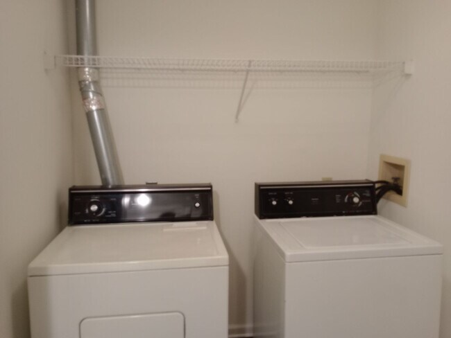 Building Photo - 3504-3506 Delmar Ct.