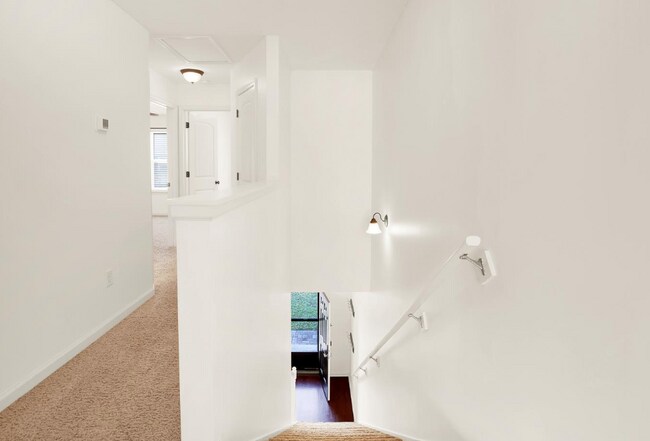 Building Photo - 7221 Quail Hollow Dr