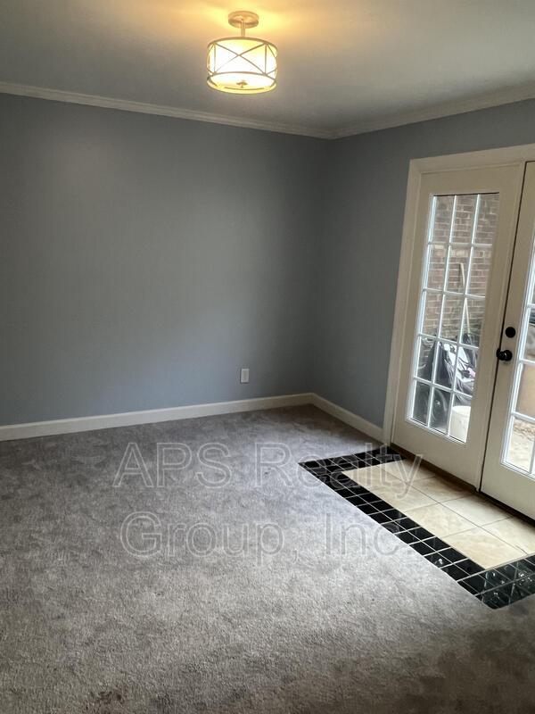 Building Photo - 5115 Lawndale Dr