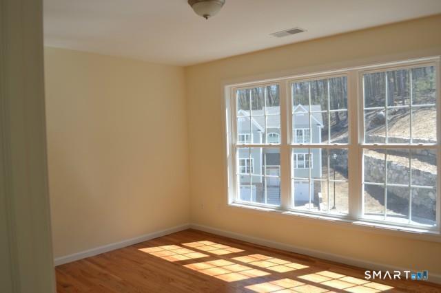 Building Photo - 18 Oak Branch Dr