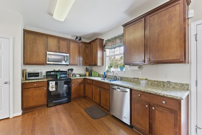 Building Photo - 5524 Running Fox Ln