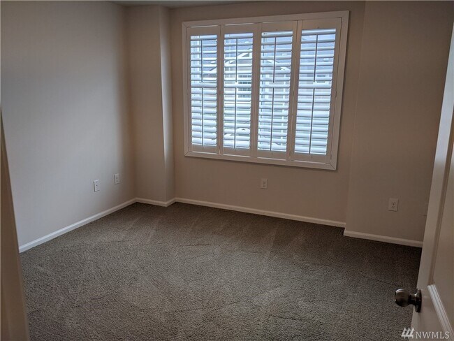 Building Photo - 3507 30th Dr