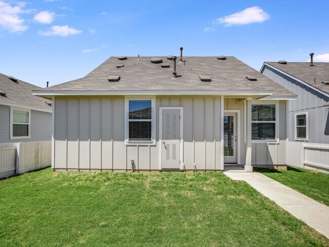 Building Photo - 3 BR/2 BA - 1437 SF in KYLE - Casseta Ranch!