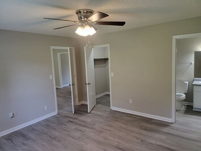 Building Photo - Nice Mt. Juliet Ranch 4 bedroom 2 bath on ...