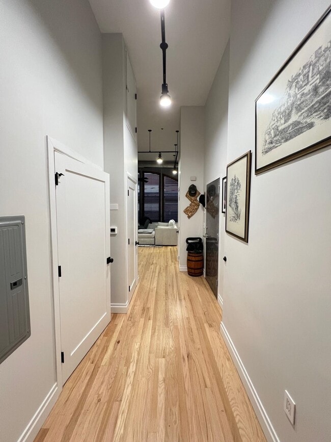 Building Photo - 338 Grove St