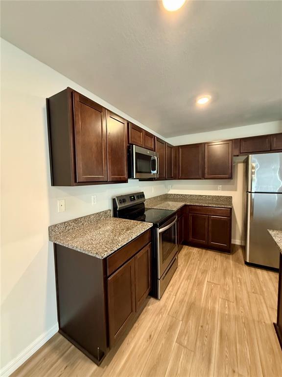 Building Photo - 14 Serene Pl