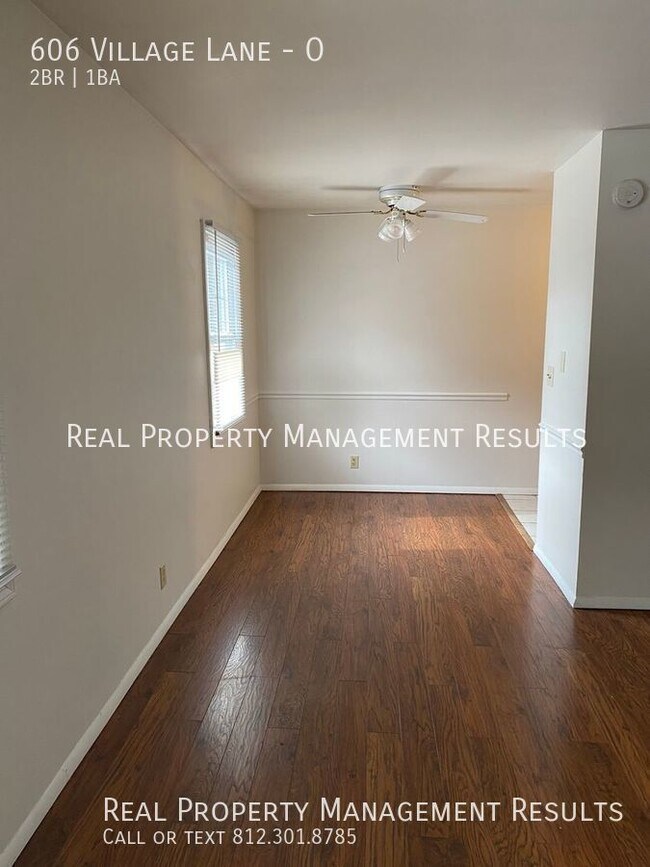 Building Photo - 606 Village Ln