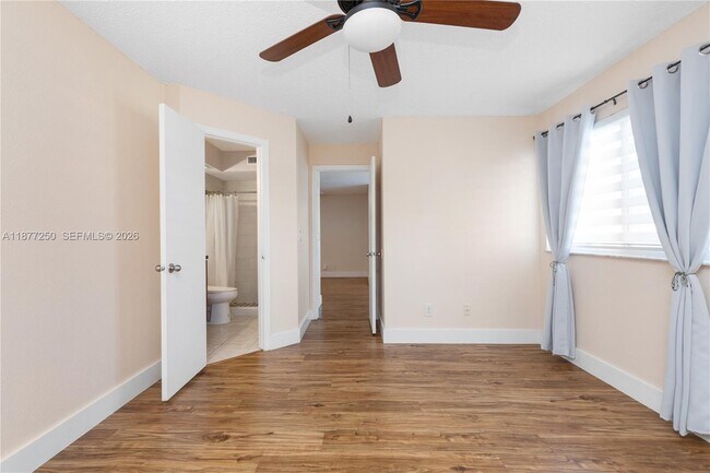 Building Photo - 12760 Vista Isles Dr