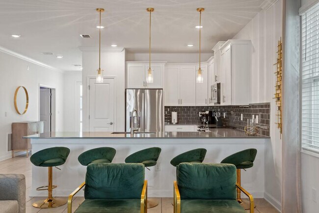 Building Photo - 4201 Paragraph Dr