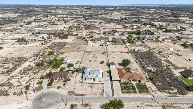 Building Photo - 186 Dos Caballos