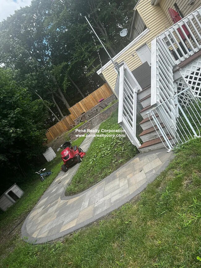 Building Photo - 130 South St