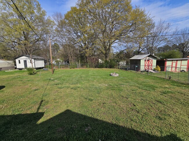 Building Photo - 5202 Dellinger Cir