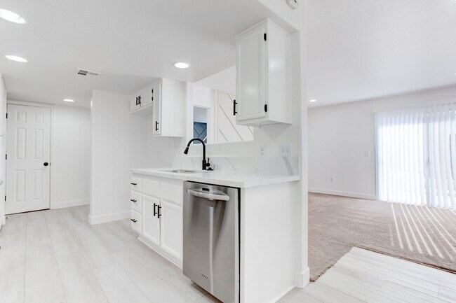 Building Photo - 5792 Ambassador Ave