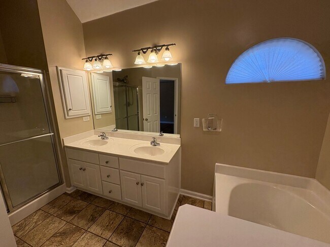 Building Photo - 934 Sedgefield Cir