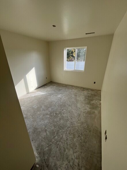 Building Photo - 1800 Sheldon Ave