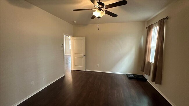 Building Photo - 1703 Thornhollow Dr