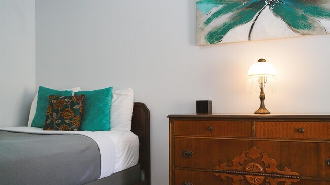 Building Photo - 14 Sanchez Ave