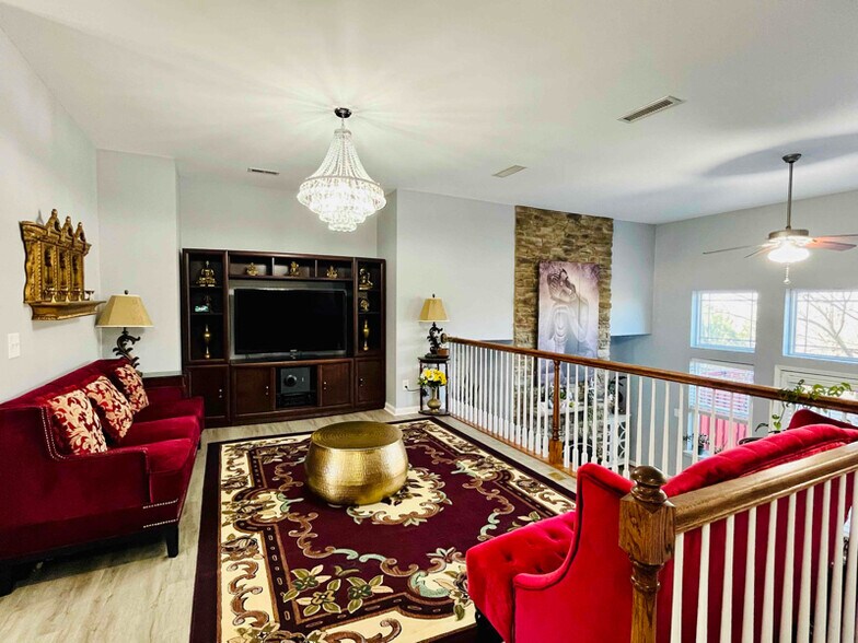 Building Photo - 876 Queen City Cres