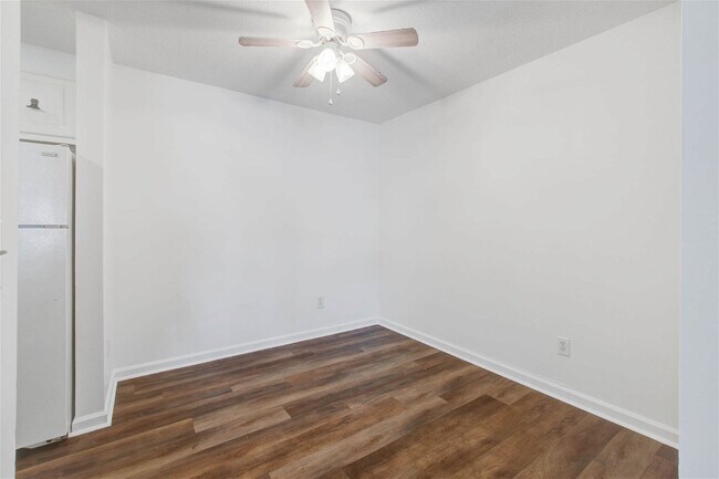 Building Photo - 2150 Spoleto Lane Apt #B3, North Charlesto...