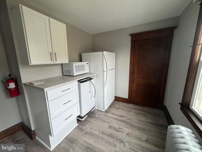 Building Photo - 307 Edgewood Ave