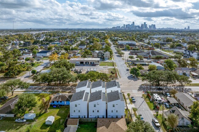 Building Photo - 4804 Gano St