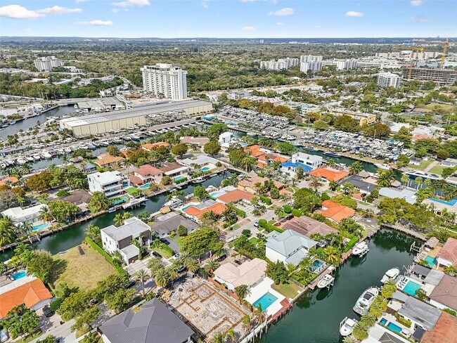 Building Photo - 13145 Coronado Terrace