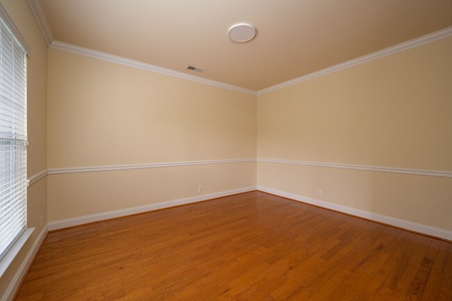 Building Photo - **LUXURIOUS GATED COMMUNITY IN FRANKLIN ZO...