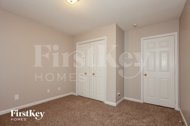 Building Photo - 11009 S Ford Rd