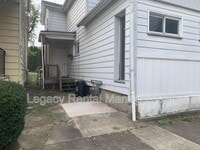 Building Photo - 30 Susquehanna St