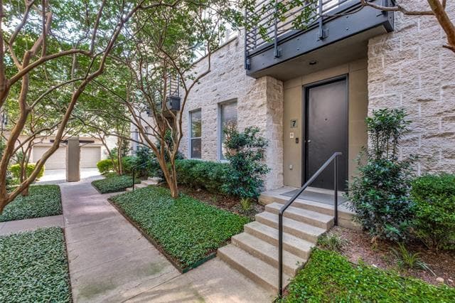 Building Photo - 4312 McKinney Ave