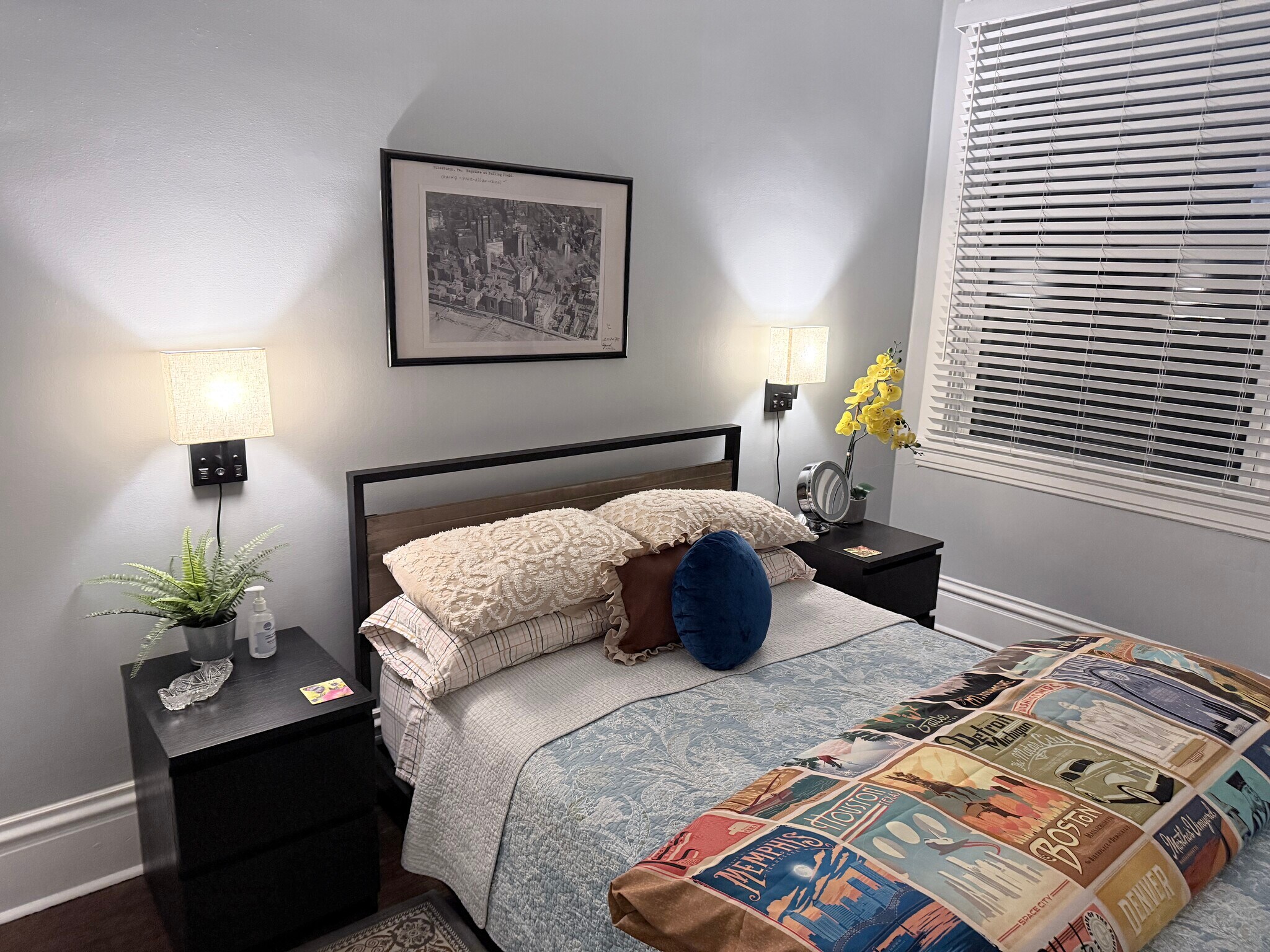wall sconces with charging ports - 4210 Calvin St