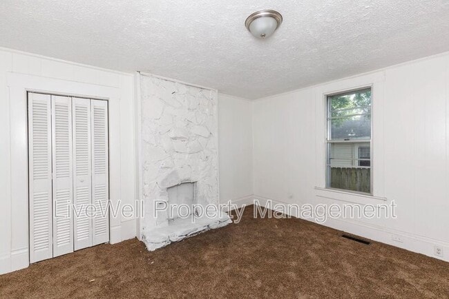 Building Photo - 2427 30th St SW
