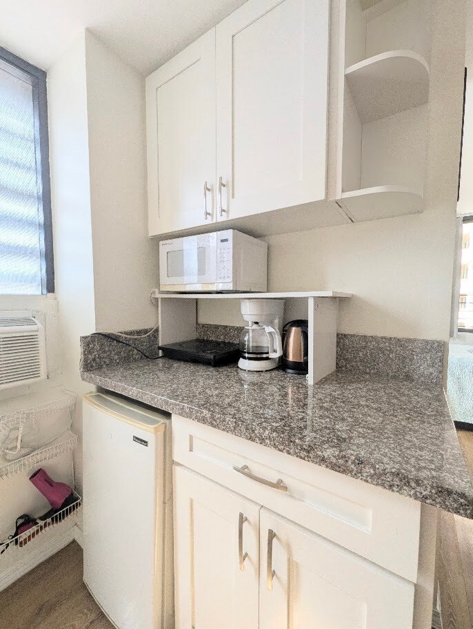 Building Photo - 444 Niu St