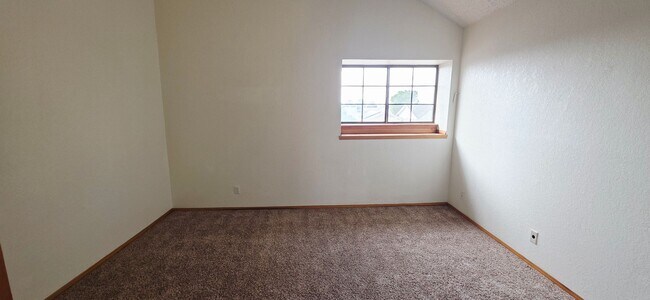 Building Photo - Charming 3 bedroom, 2.5 bath home in West El Paso!